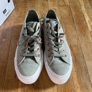 Women’s platform converse shoes